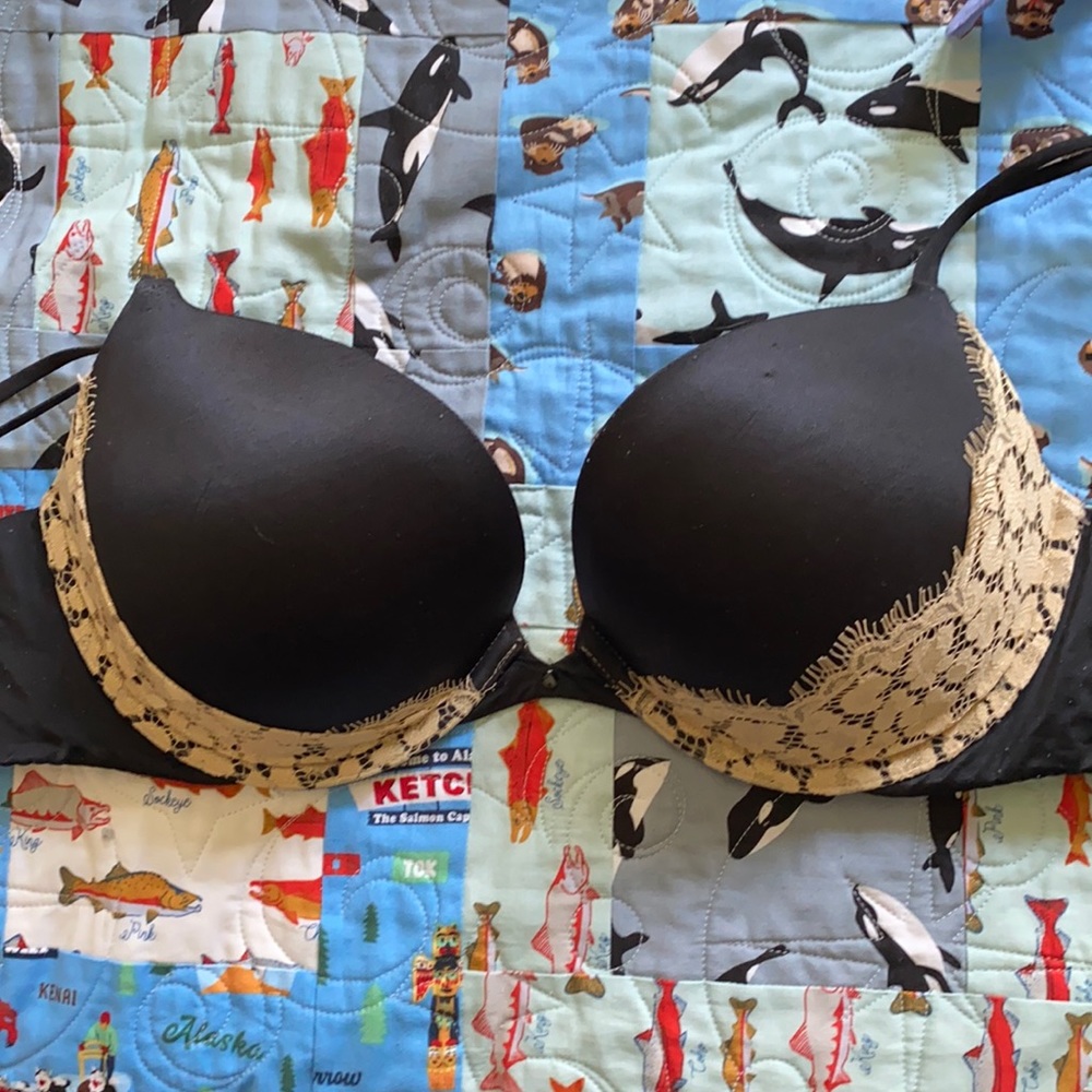 Victoria’s Secret very sexy push up 36c